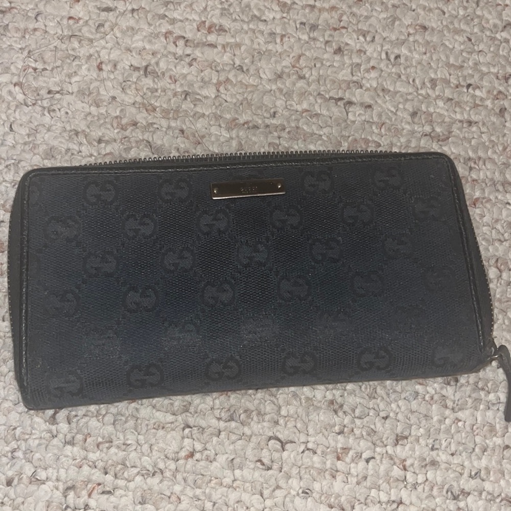 gucci wallet